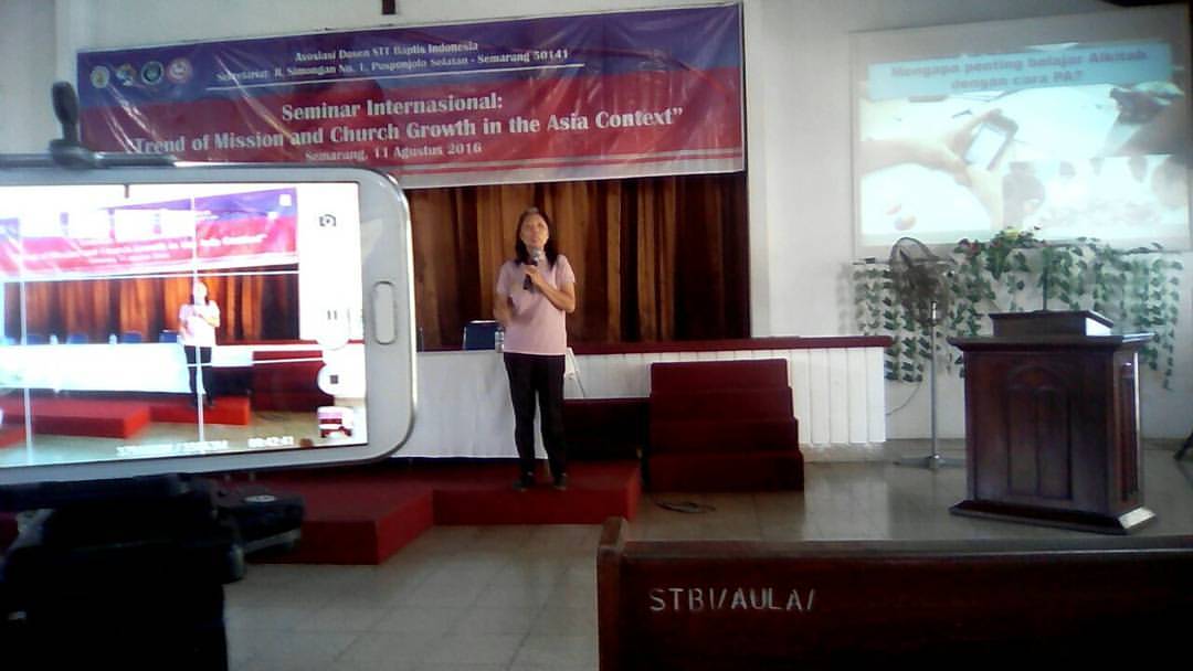 Presentasi "Mission in the Digital Era" dalam Seminar Misi Internasional STBI Semarang