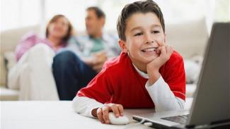 6 Cara untuk Membantu Anak Anda Bijak Menggunakan Media Sosial