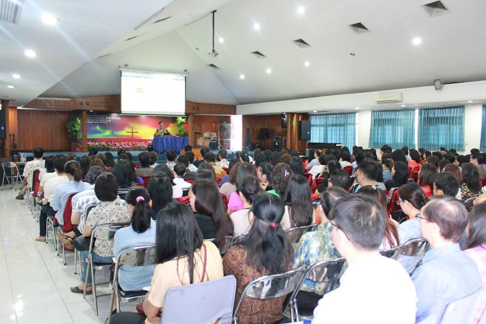 Seminar "Peluang dan Tantangan Mendidik Generasi Era Google" di SMP Kristen IPEKA Tomang